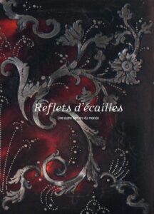 Catalogue de l'exposition "Reflets d'écailles" 'écailles-catalogue_couv