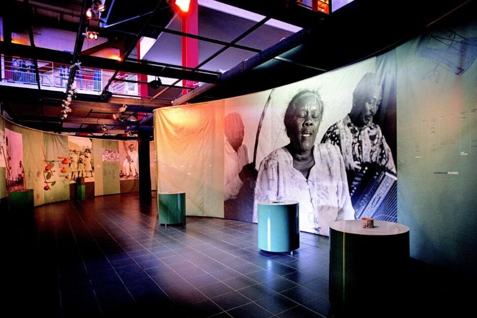 design graphique et scénographie exposition musée La Réunion