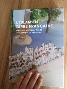 jeunes filles dans la cour de la medersa de Saint-denis années 19§0